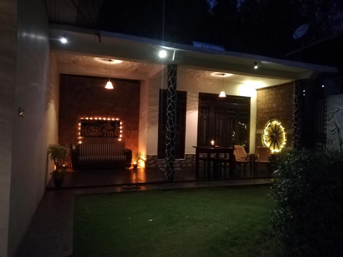 सराय Lavendra Paradise *